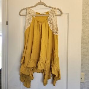 Entro Mustard Yellow Sleeveless Blouse with Lace Detail Size S Euc